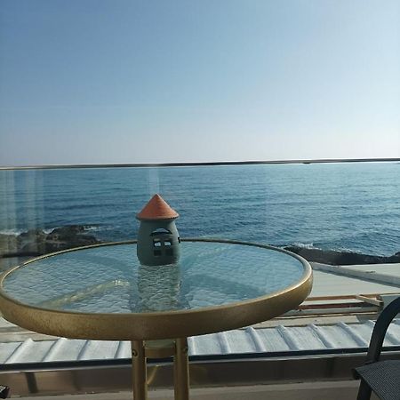 Beachfront Apartment Rethymno  ภายนอก รูปภาพ