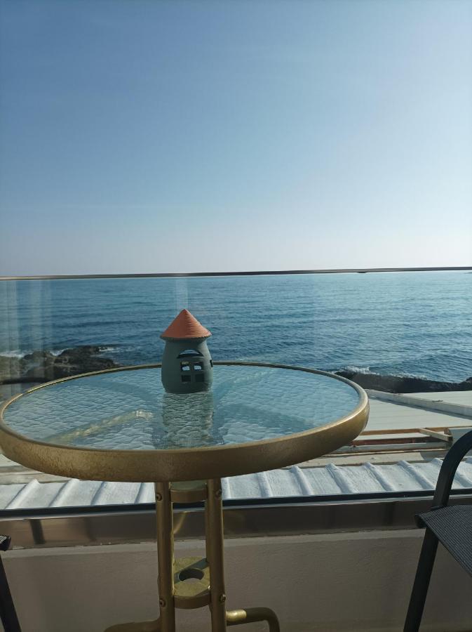 Beachfront Apartment Rethymno  ภายนอก รูปภาพ